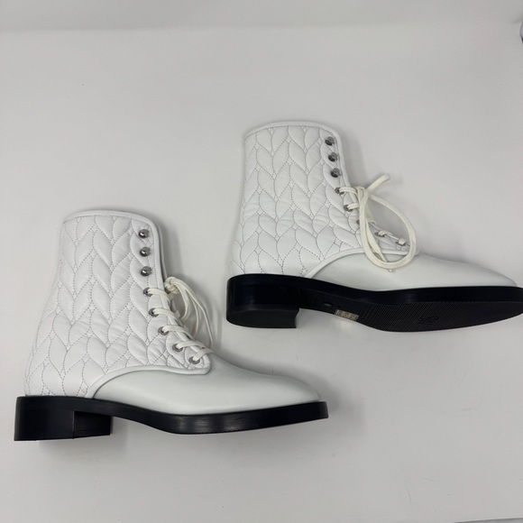 Stuart Weitzman White Quilted Lace Up Bootie - Picture 4 of 13